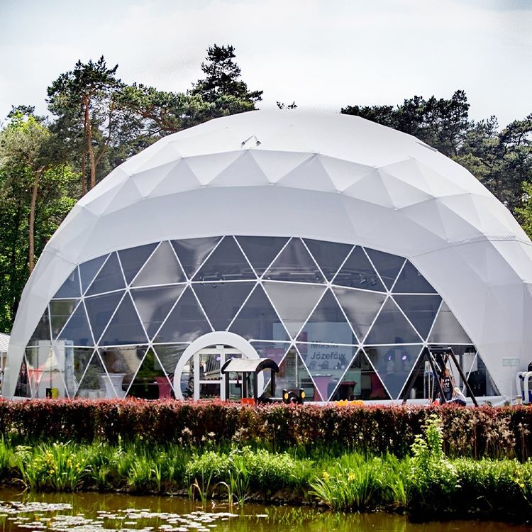 Carpa de cúpula geodèsica