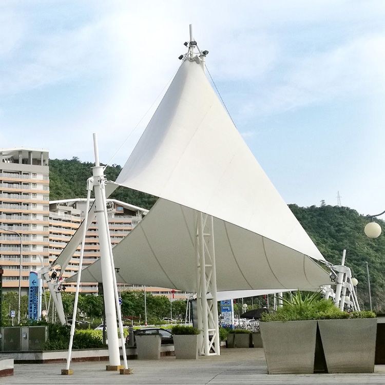 Carpa de membrana paisatgística